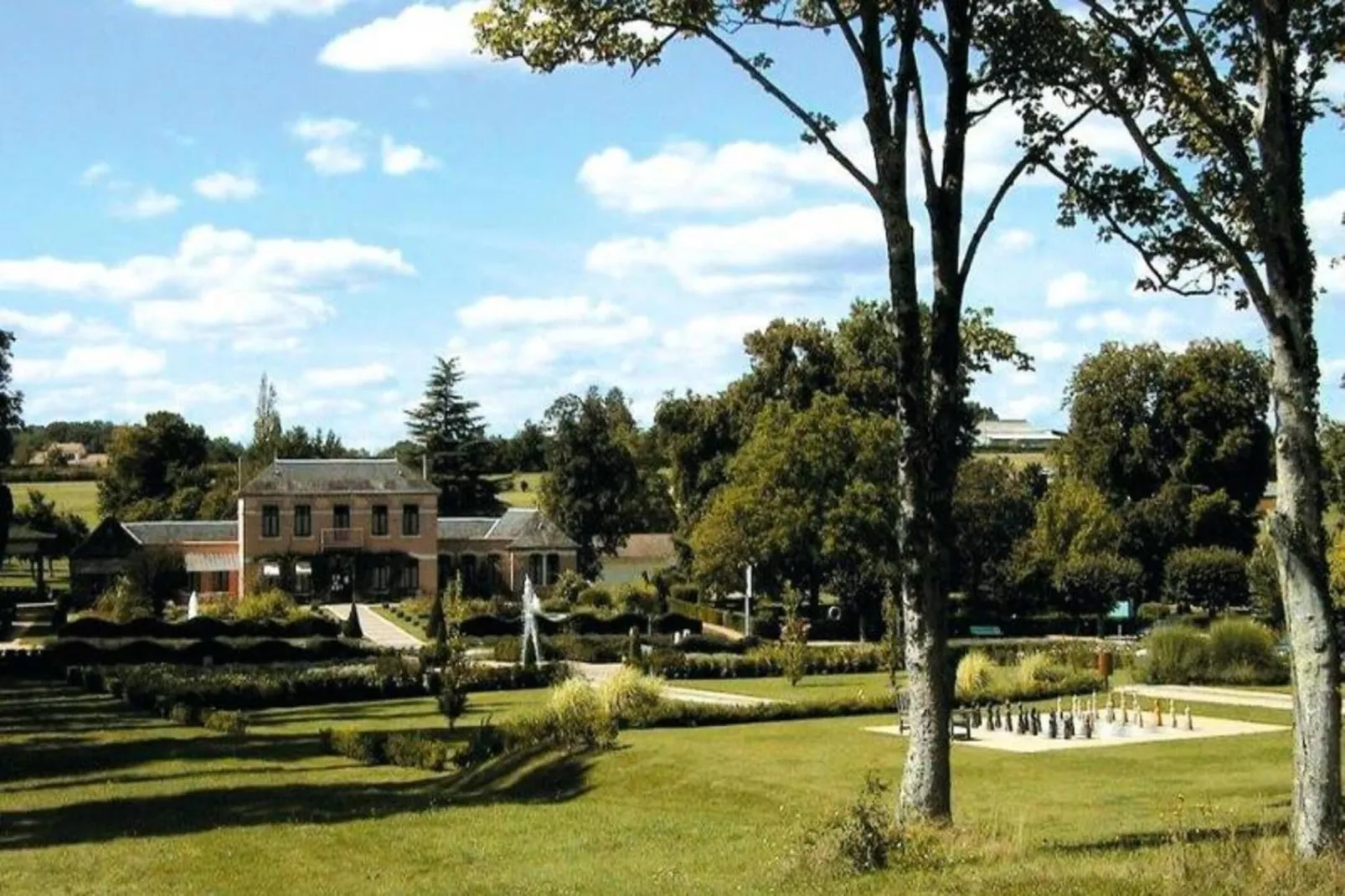 Appart'Hotel La Roche-Posay - Extérieur été