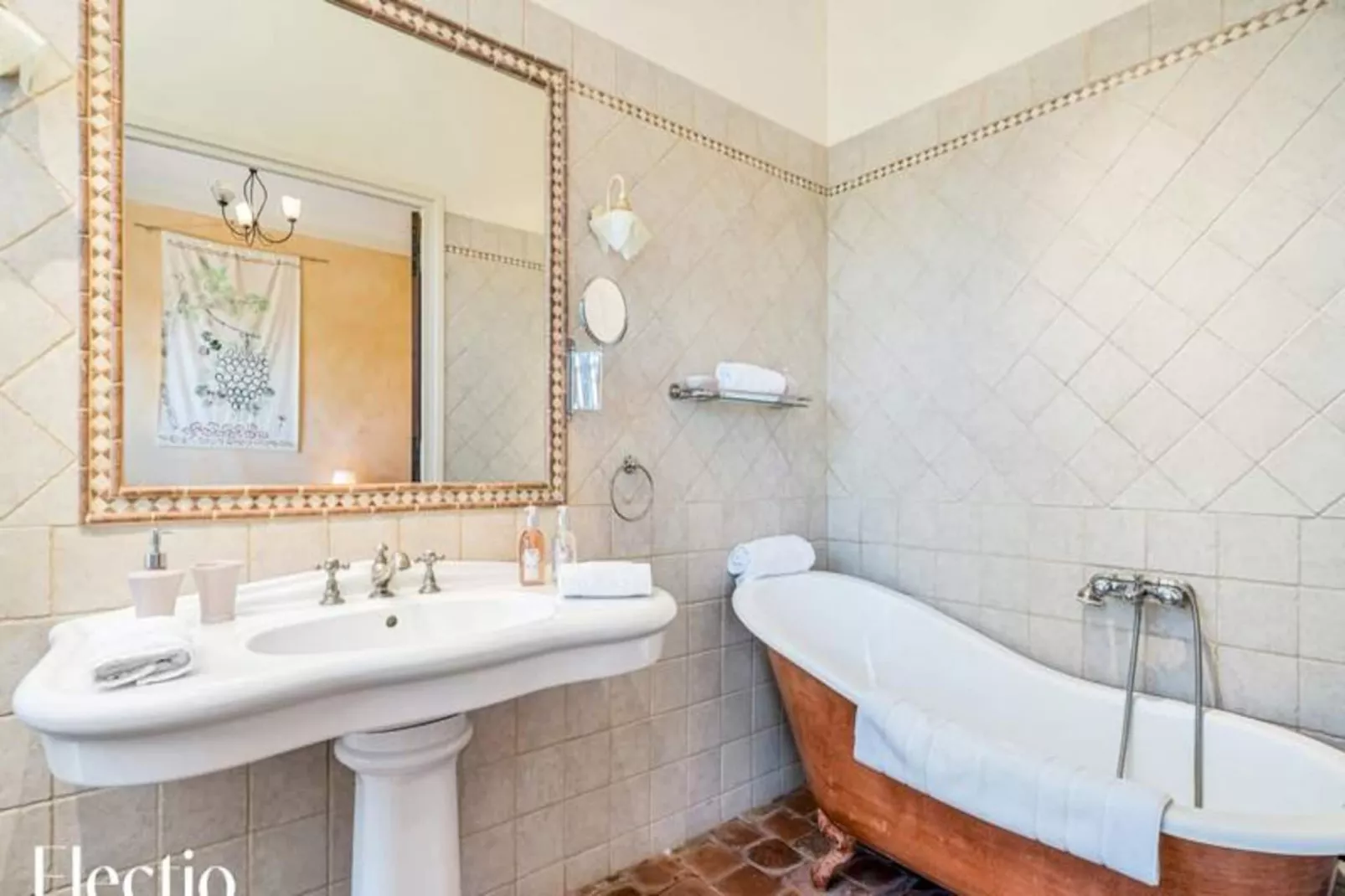 Grande Bastide | Domaine Tour Campanets-Image-tags.