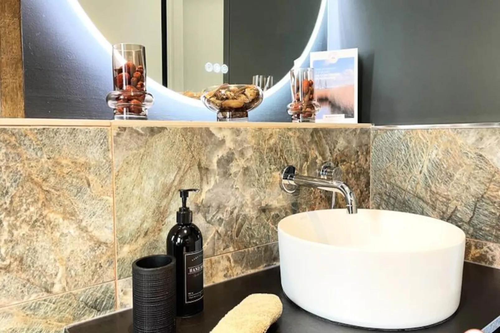 🌟 L'el&eacute;gance - Vue D&eacute;gag&eacute;e - Balcon - Parking-Image-tags.