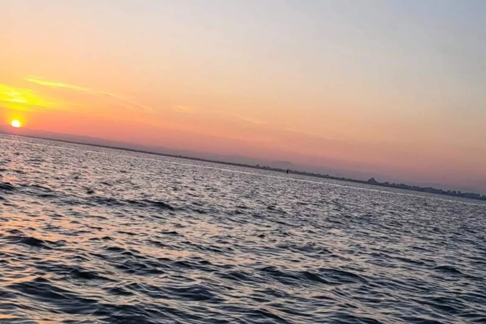 Résidence Petit Boudha Climatis&eacute; Mezzanine R&eacute;nov&eacute;  Parking 400m Plage ,50m Commerces-Image-tags.