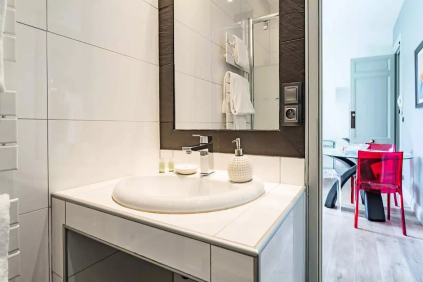 Chaleureux Appartement Au C&oelig;ur Du Quartier Historique Saint-michel-Salle de bain