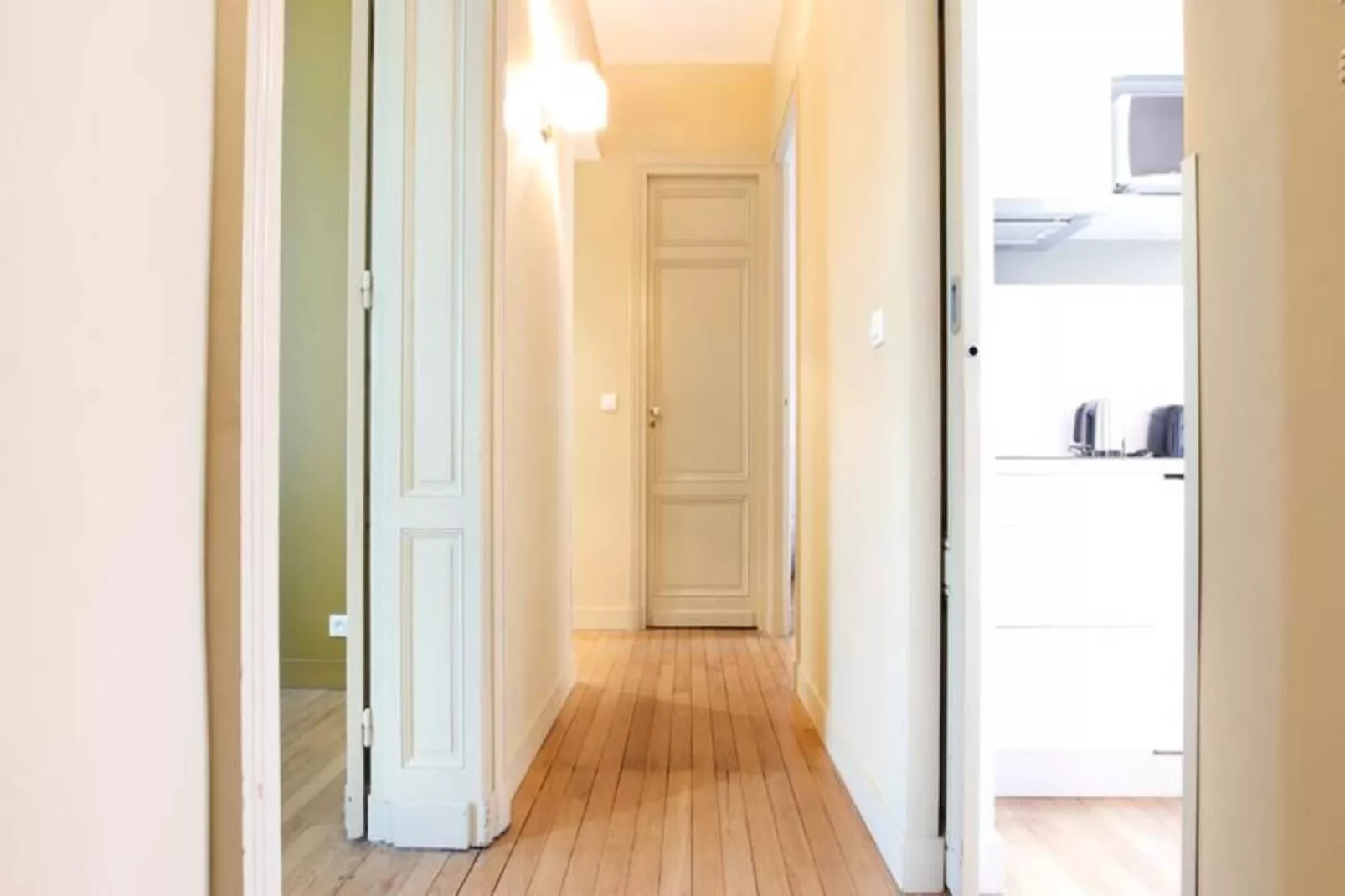 Magnifique Et Lumineux T3 De Charme Aux Quinconces Id&eacute;al Pour 4 Personnes-Exterior in summer