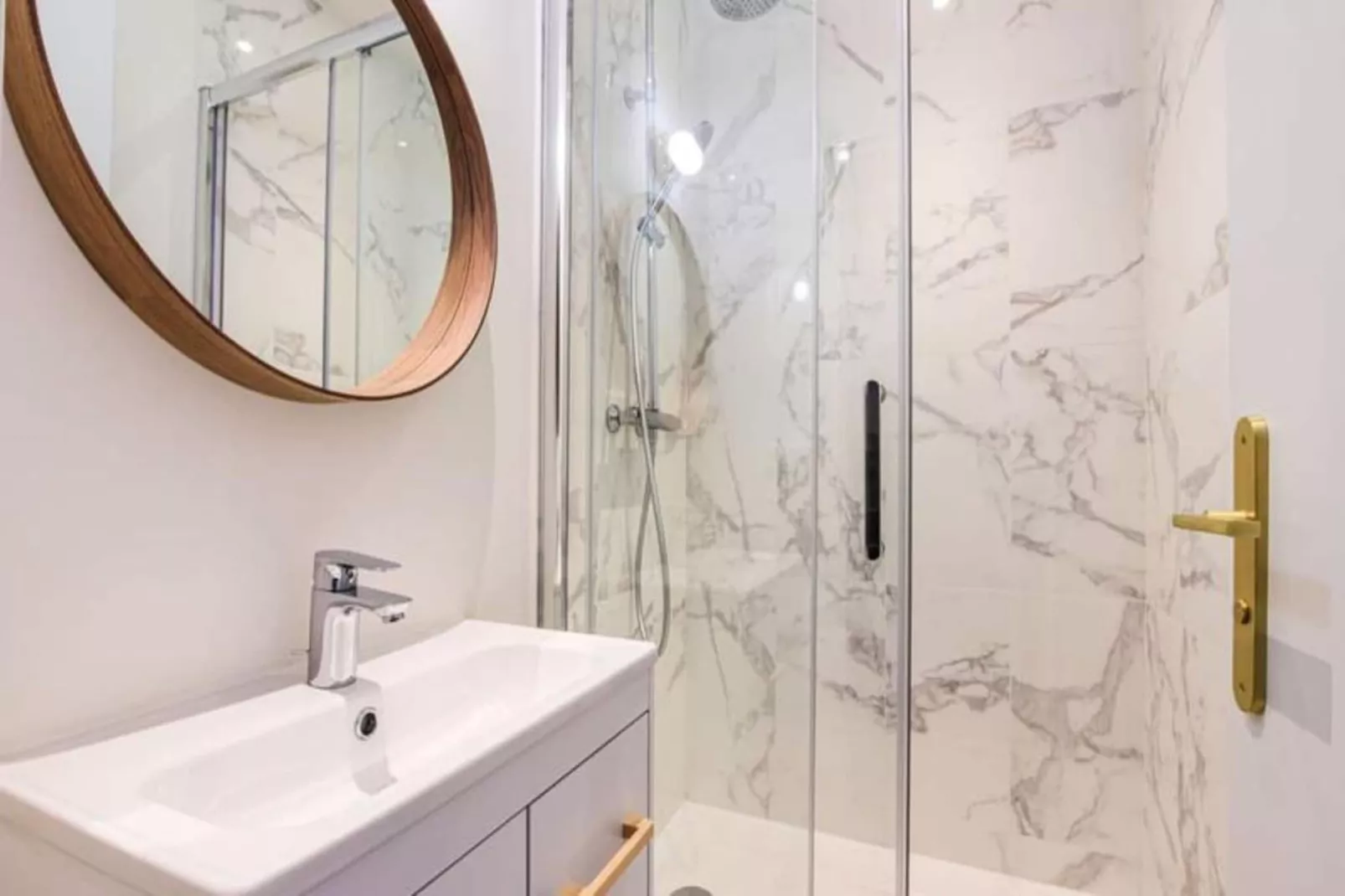 Duplex Confortable Dans La Belle Pierre Plac&eacute; Au Porte De La Gare St-jean-Salle de bain