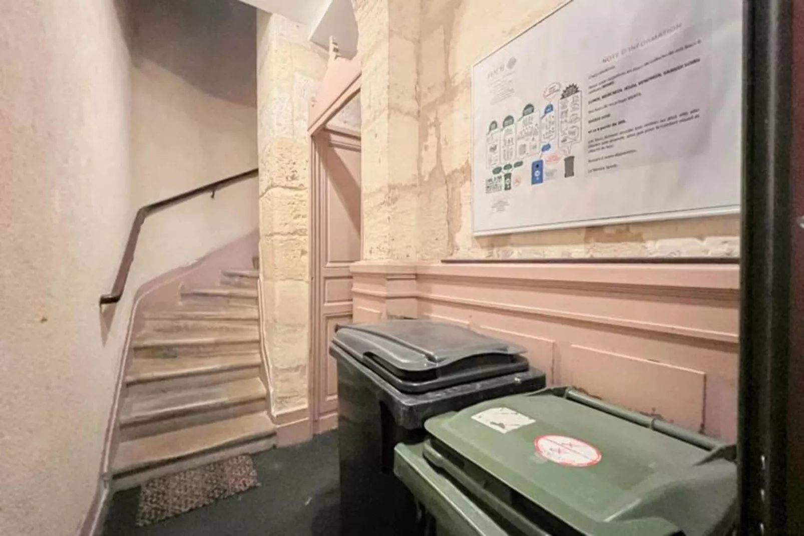 Appartement De Haut Standing Authentique Situ&eacute; Au Coeur Du Triangle D'or-Außenbereich Sommer