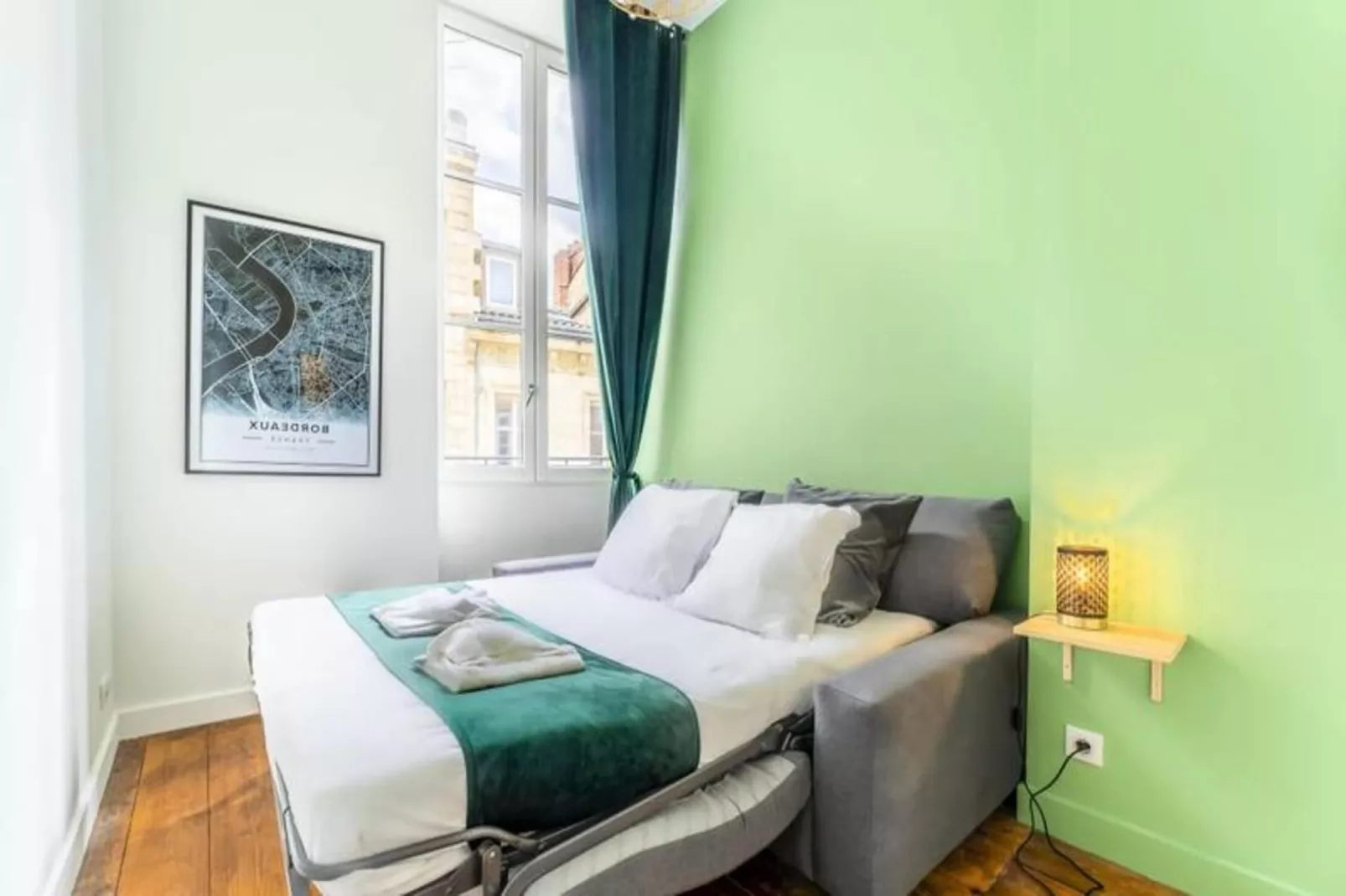 Charmant Et Rayonnant Appartement De 55 M&sup2; Situ&eacute; Dans Le Coeur De Bordeaux-Chambre