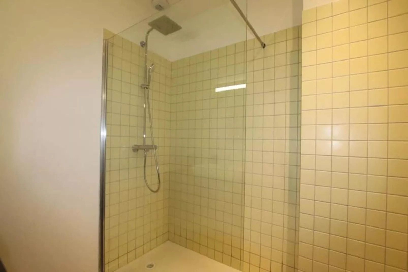 Charmant Et Rayonnant Appartement De 55 M&sup2; Situ&eacute; Dans Le Coeur De Bordeaux-Chambre