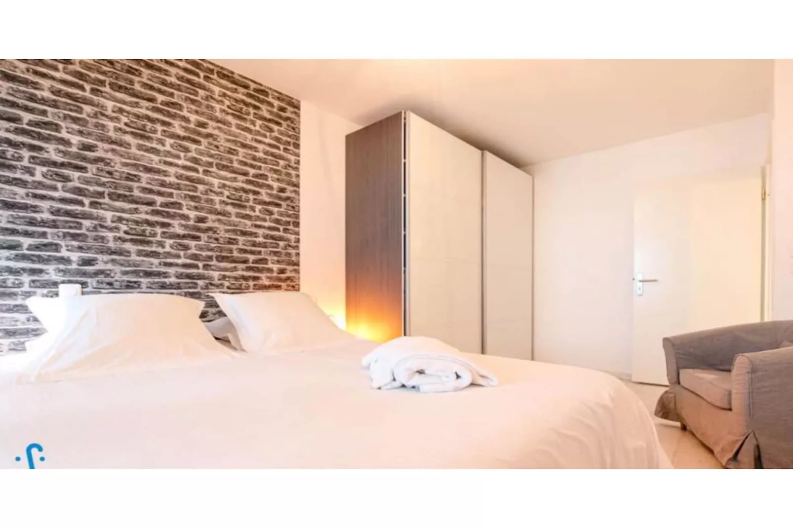 Appartement Charmant Et Moderne Pour 4 Avec Parking, Proche Cit&eacute; Du Vin-Chambre