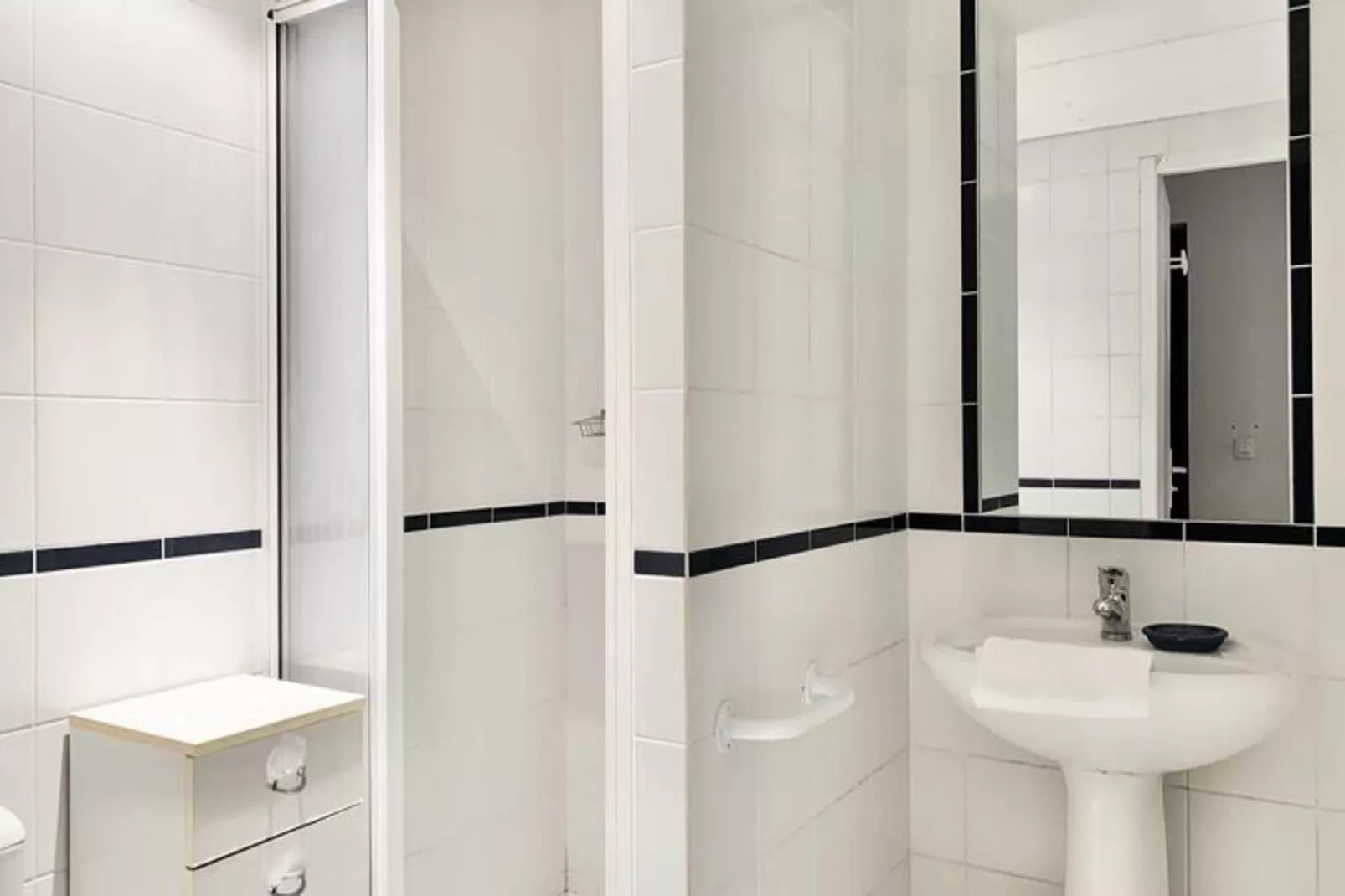 | L'alc&ocirc;ve De Vaucanson 🟡 Centre Historique | Place Vaucanson-Badezimmer