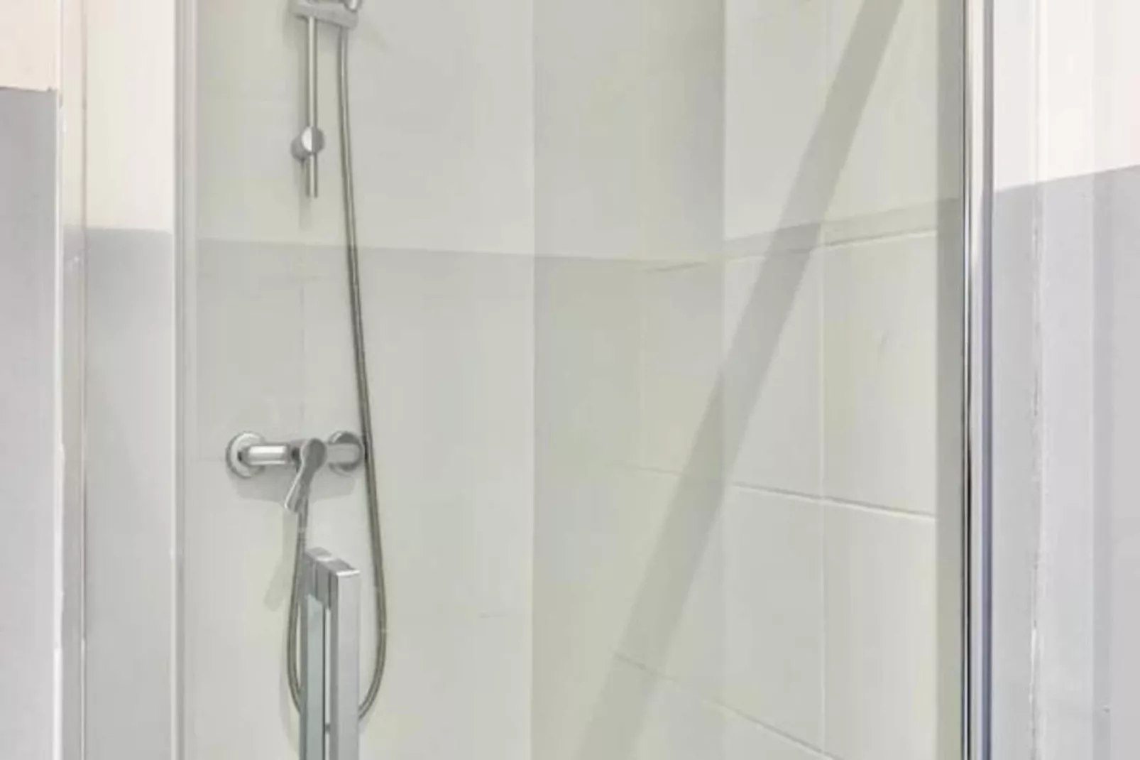 | Hello Sunshine ☀️| T3 6 Couchages| Caserne De Bonne-Badezimmer