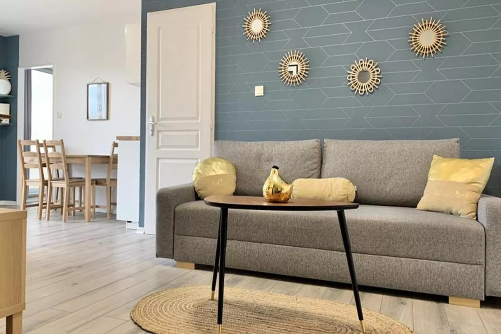 | La Chanson Bleue  💙 | Marcelin Berthelot | Tram-Living room