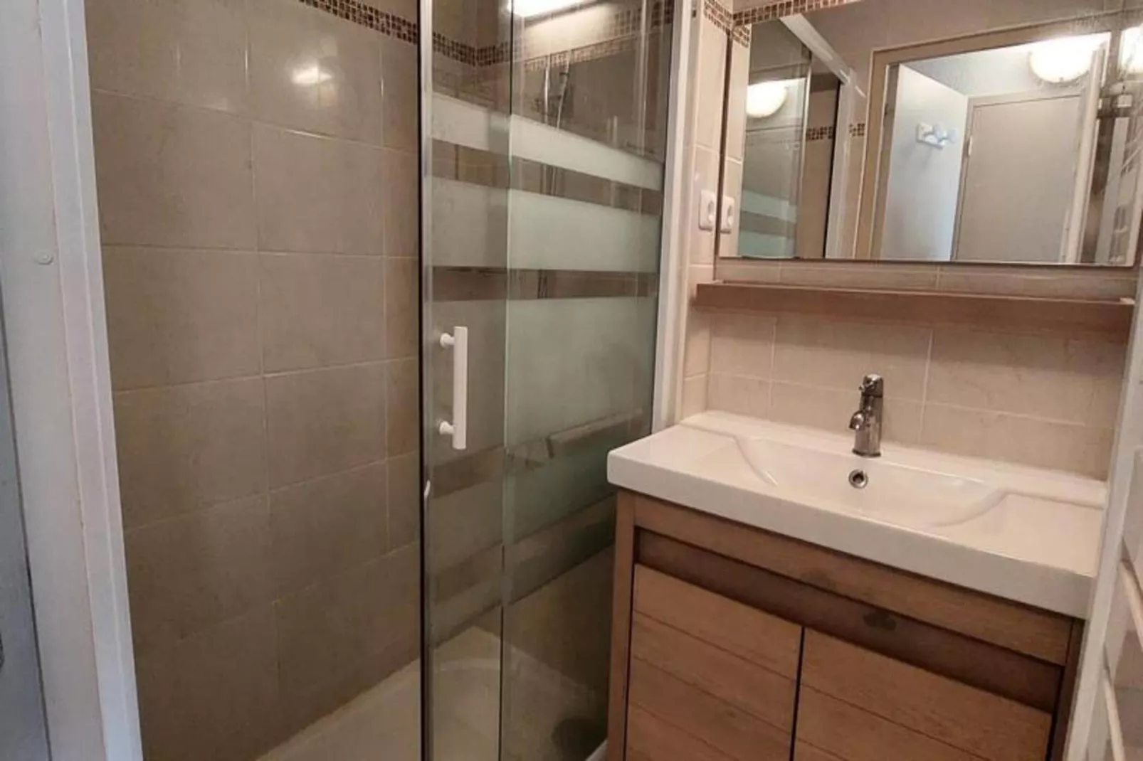 Résidence Ecrins 7-Bathroom