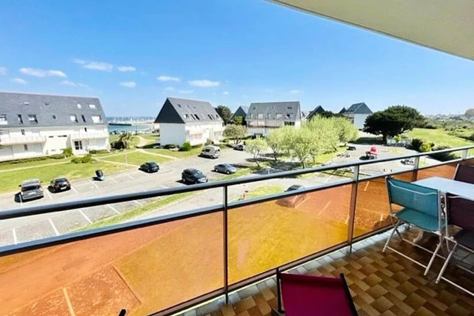 Résidence Adal D'arvor-View in summer