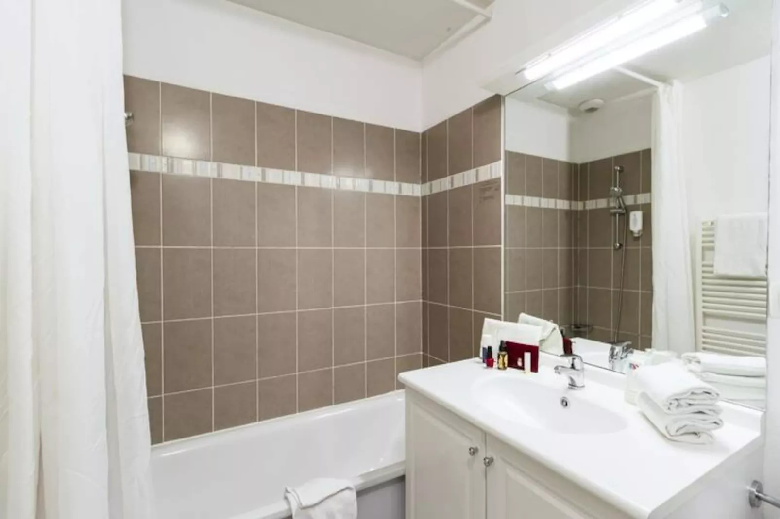 Résidence Garden & City Clermont-Ferrand Gerzat***-Image-tags.