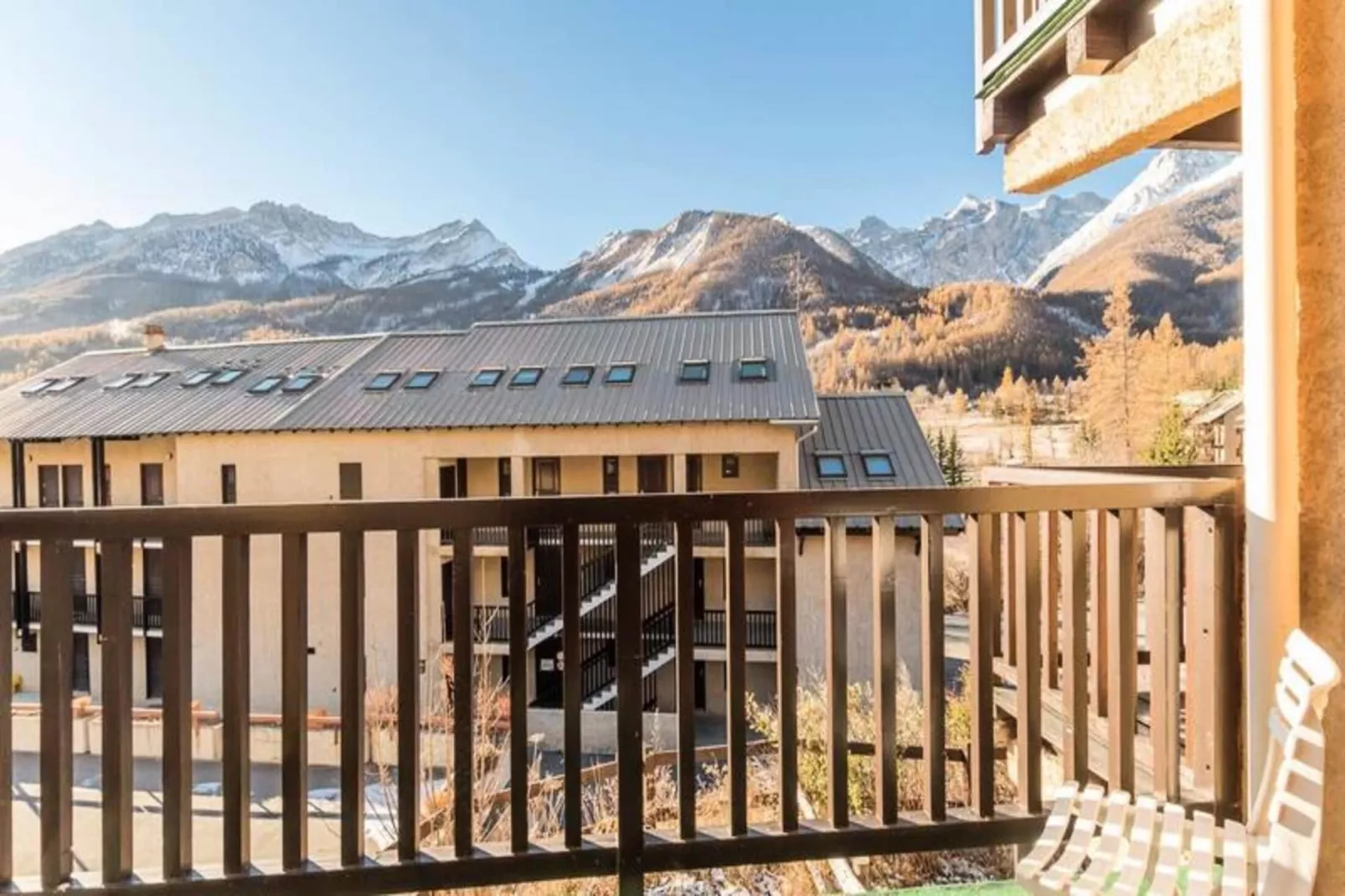 Résidence Aiguille Grive Bat I - Exterior in summer