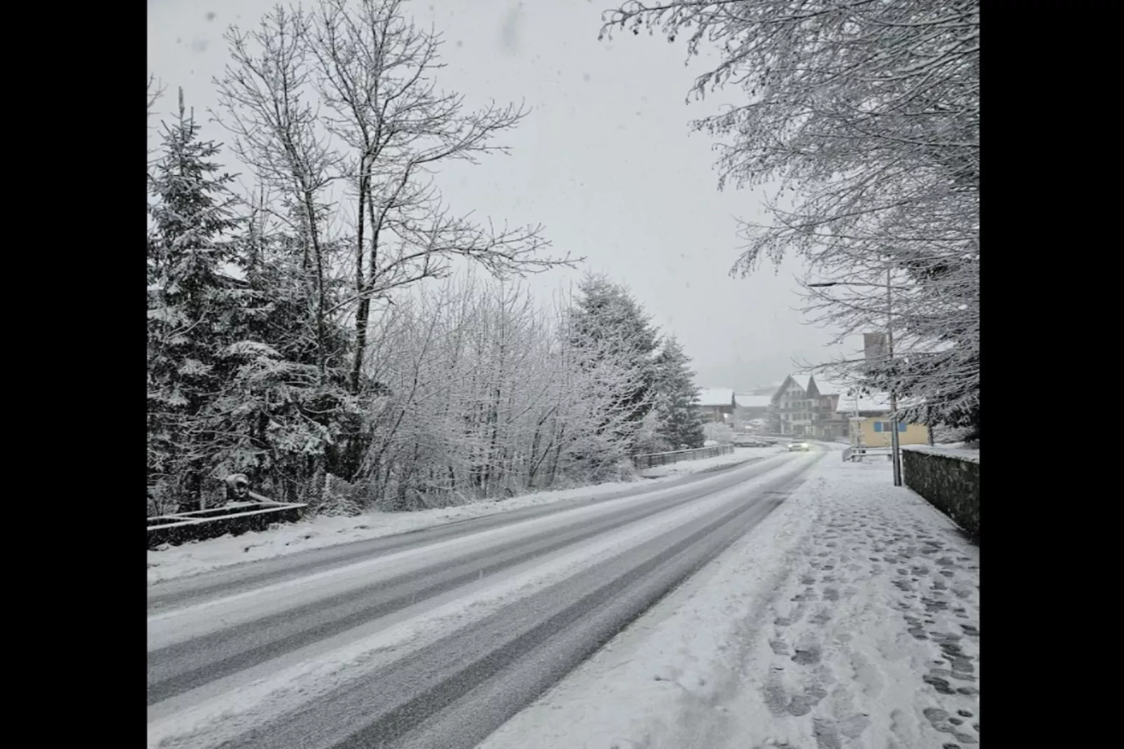 Résidence Les Eaux Rousses-Area within 5km in winter