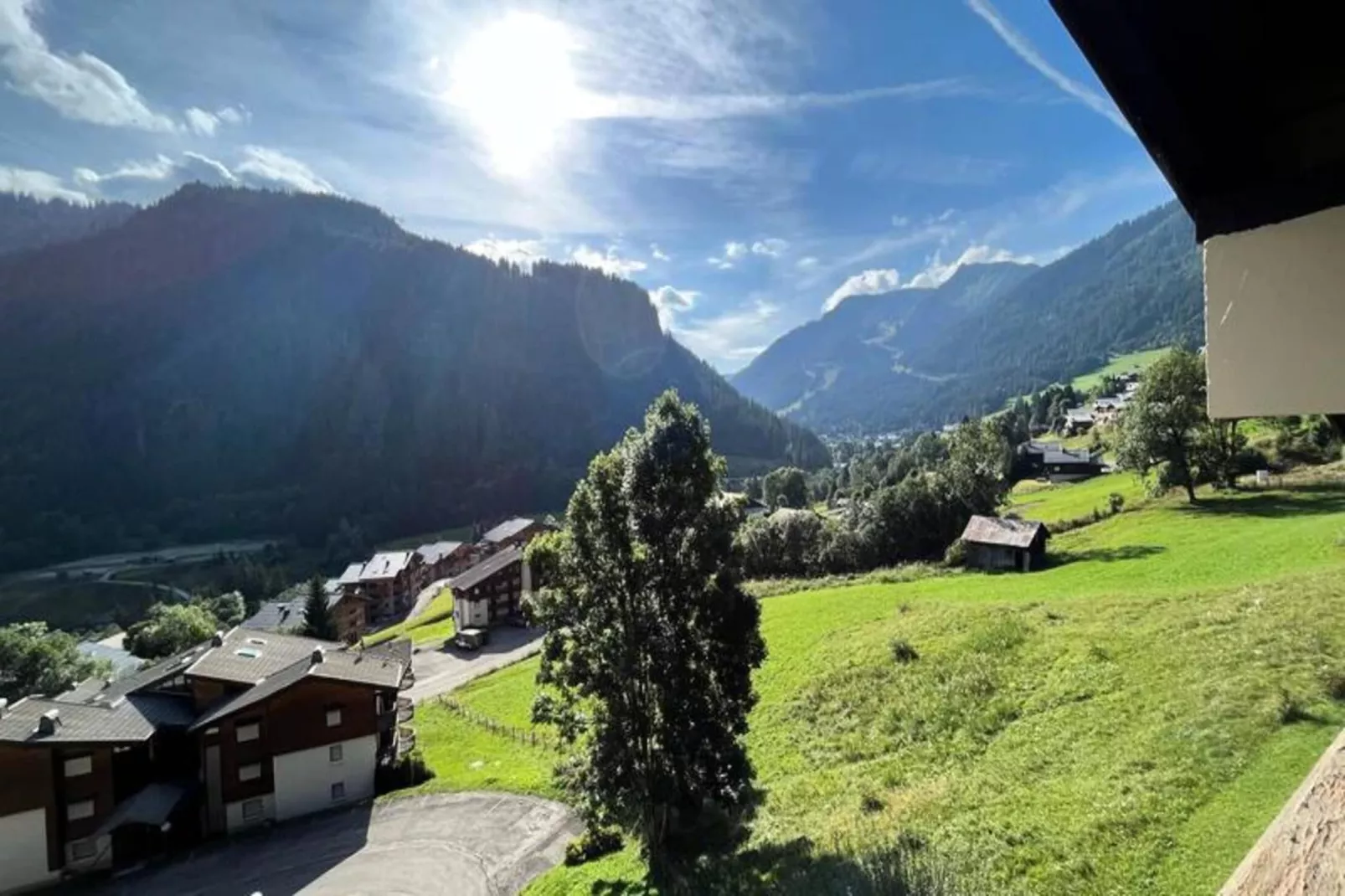 Résidence Chaumiere Des Neiges-Gardens in summer