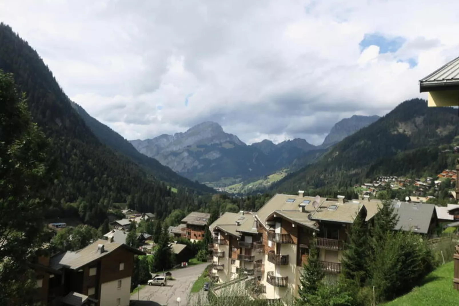 Résidence Chaumiere Des Neiges-Vue d'été