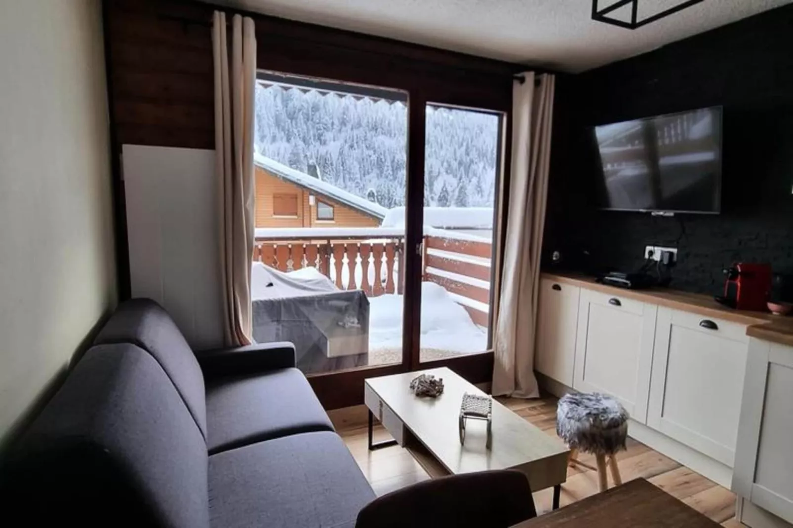 Résidence Les Perthuis-Exterior in summer