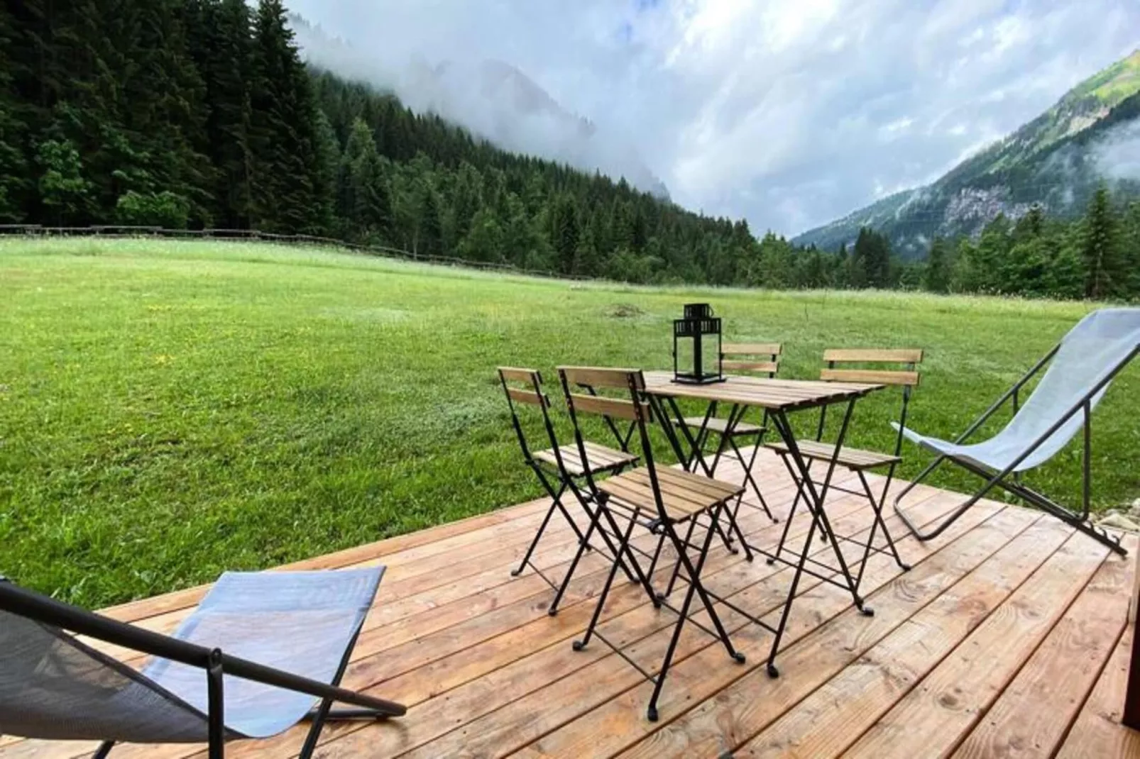 Résidence Les Myrtilles-Gardens in summer