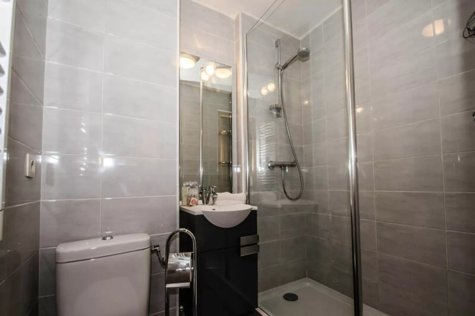 Résidence Clos Du Savoy-Bathroom