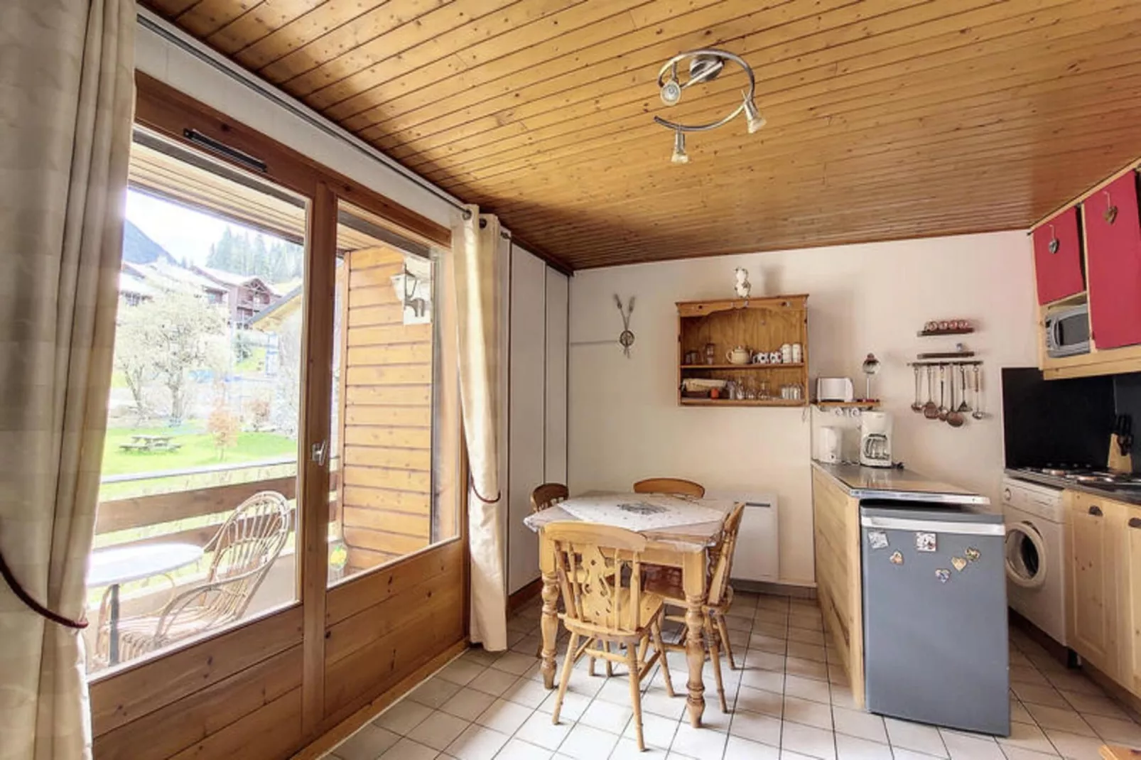 Appartements à Saint Jean d'Aulps-Esszimmer