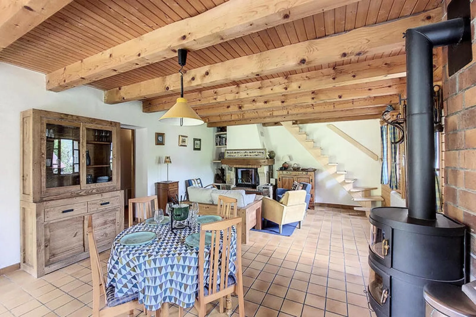 Chalets à Seytroux (Haute-Savoie)-Salle à manger