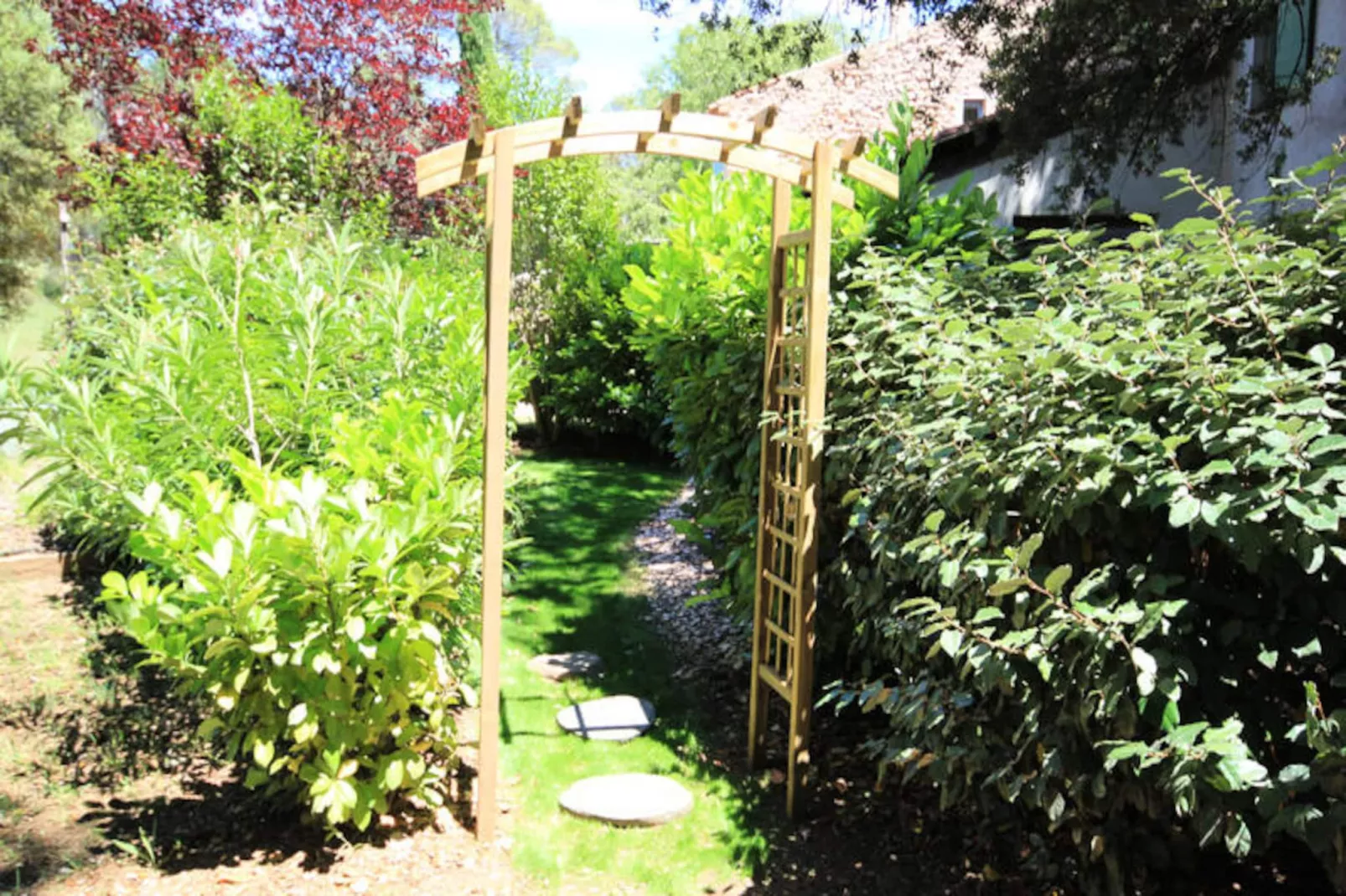 Les Messugues, Mas Proven&ccedil;al Typique Avec Piscine Partag&eacute;e, Nature, Calme-Image-tags.