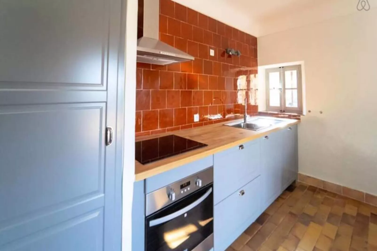 Maison Avec Vue Et Piscine Chauff&eacute;e &agrave; Roussillon-Image-tags.