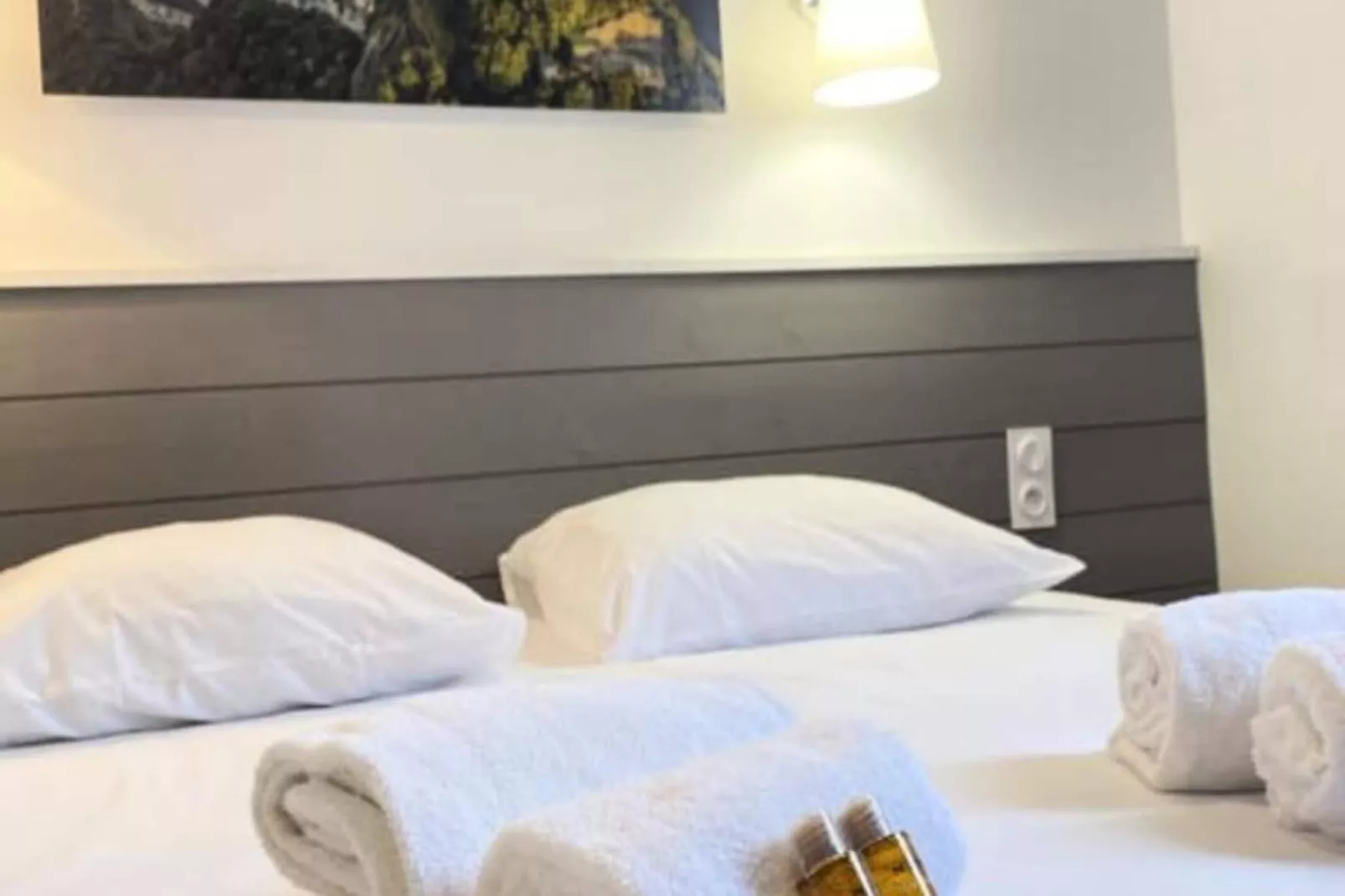 Villa Br&eacute;sil - Domaine Le Sherwood-Exterior in summer