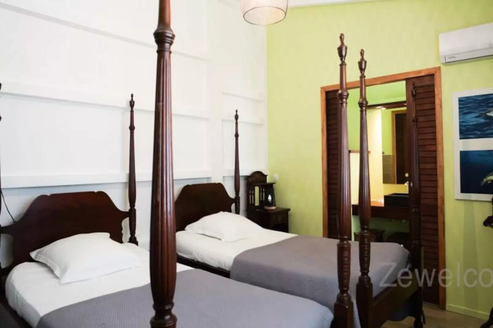 Villa Sea Side-Image-tags.