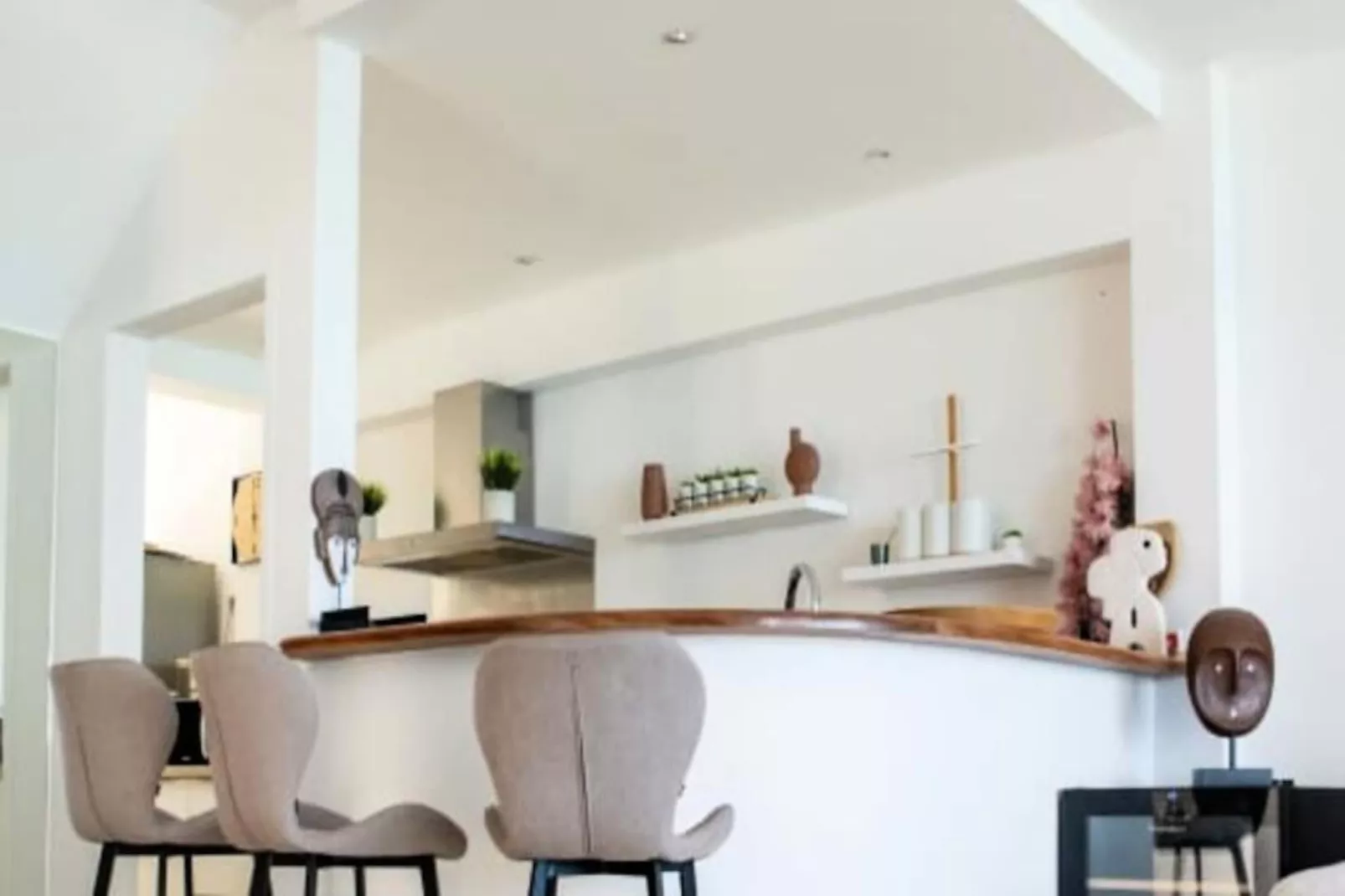 Villa Summer Forever-Image-tags.