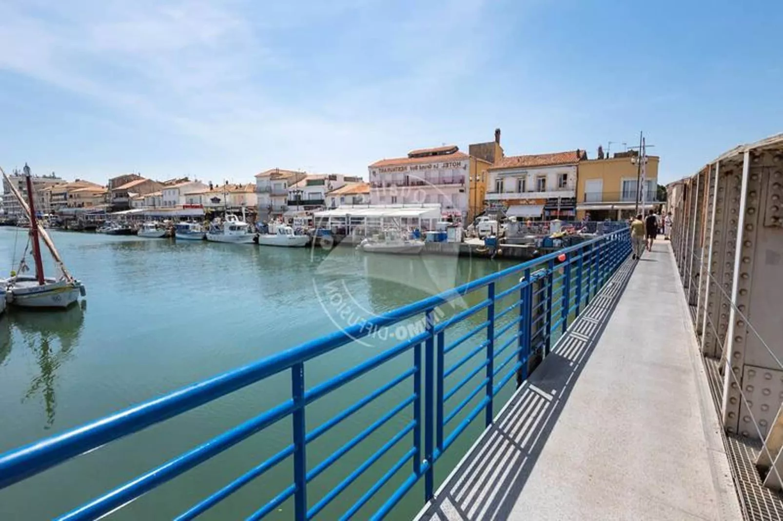 Résidence Quai Général De Gaulle-Areas within 1km in summer