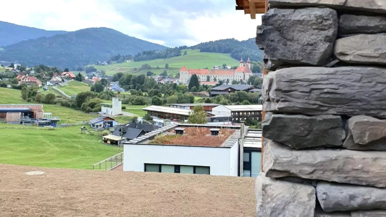 Grebenzen Lodge Hirsch-Aussicht Sommer