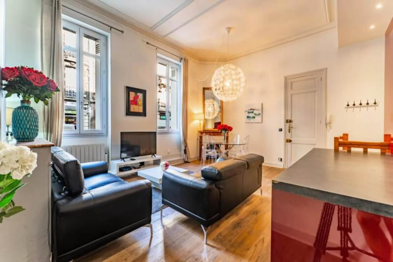 Magnifique  Appartement Au C&oelig;ur Du Quartier Historique Saint-michel-Ambiance