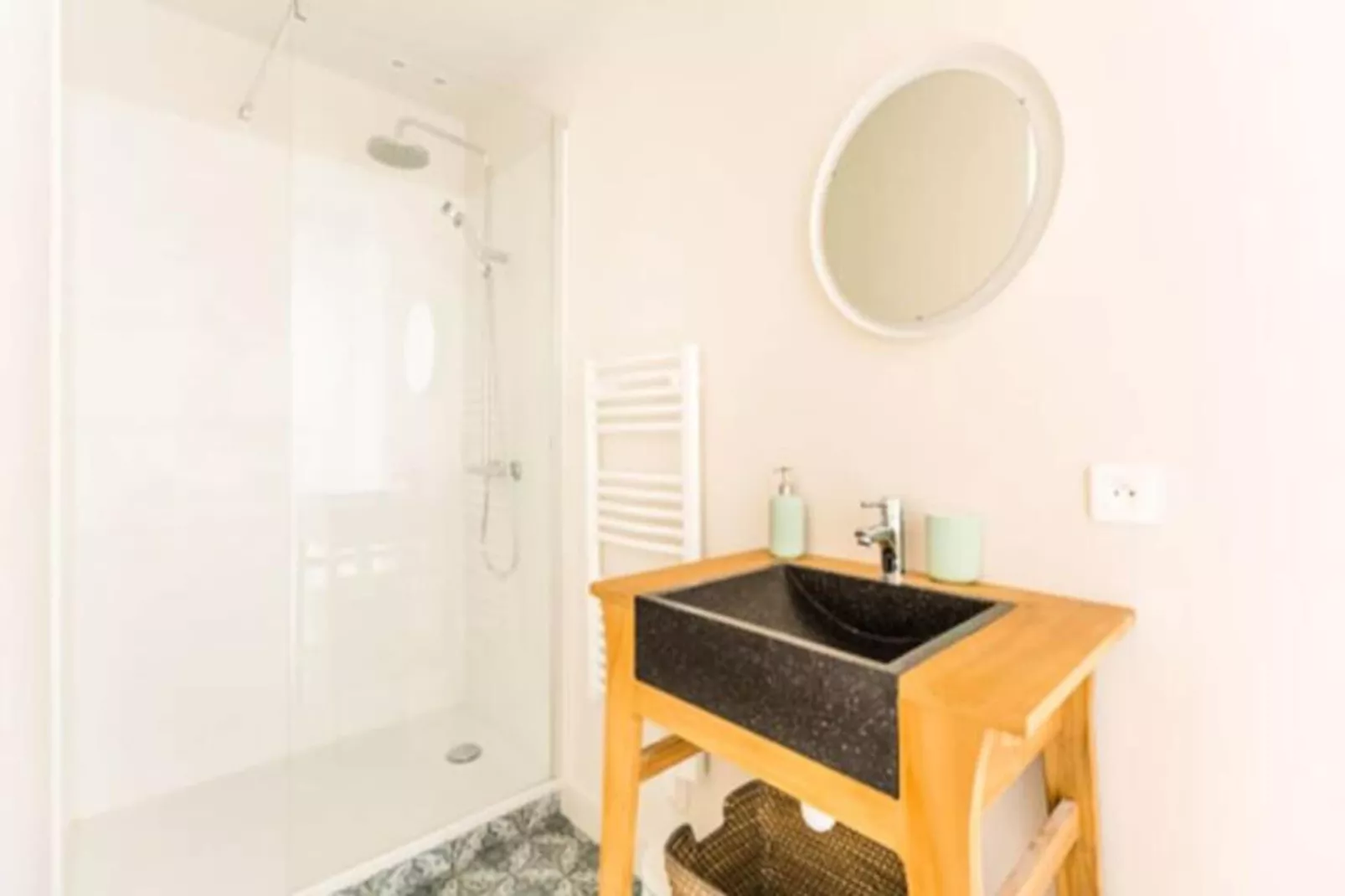 Superbe Appartement Typiquement Bordelais En Hypercentre Pour 4 Personnes-Facilities