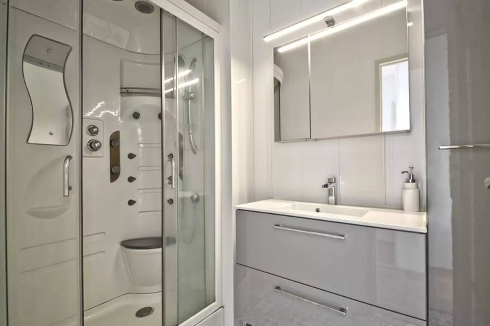 Résidence Les Perlières-Außenbereich Sommer