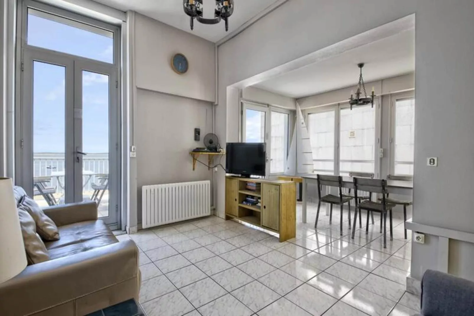 Résidence La Roseraie-Exterior in summer