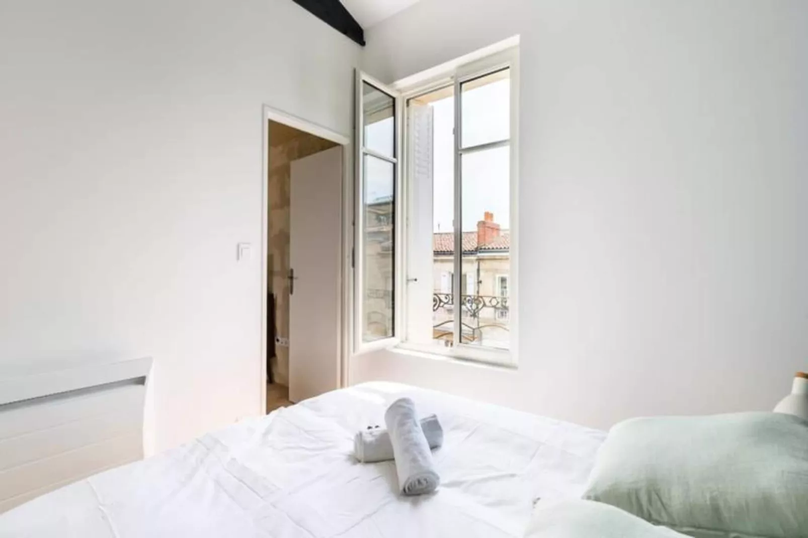 Superbe Appartement En Plein C&oelig;ur Des Chartrons-Bedroom