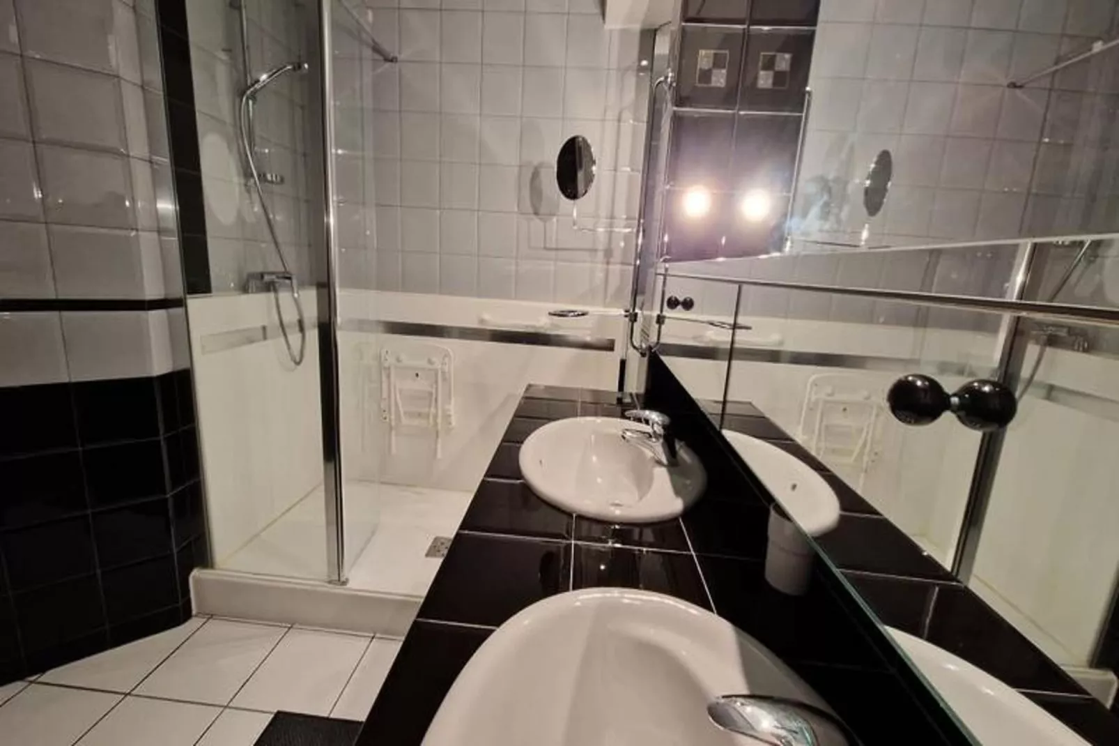 | Le Fantasque💃🏻| Hyper-centre, Commerces &agrave; Proximit&eacute; | T2-Badezimmer