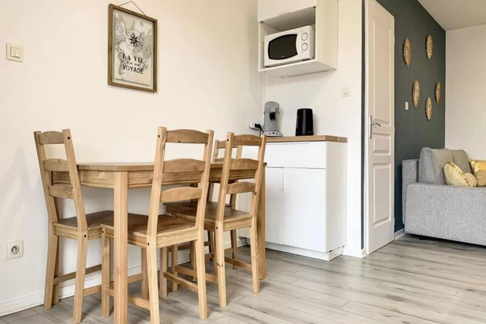 | La Chanson Bleue  💙 | Marcelin Berthelot | Tram-Dining room