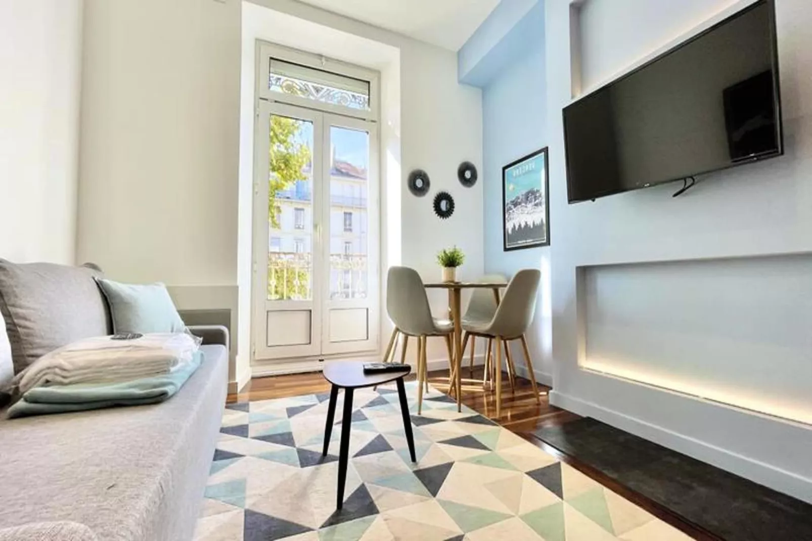 Le Cadet 👨&zwj;👩&zwj;👦&zwj;👦| Jean Jaur&egrave;s |tram A, B E E | T2 Tout &eacute;quip&eacute;-Salon