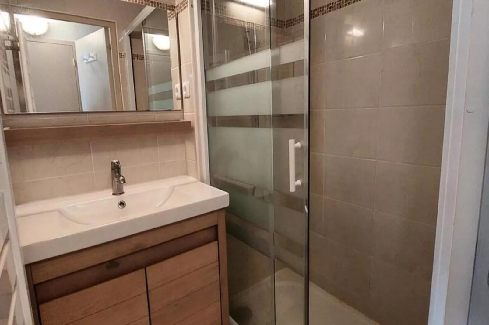 Résidence Ecrins 7-Bathroom