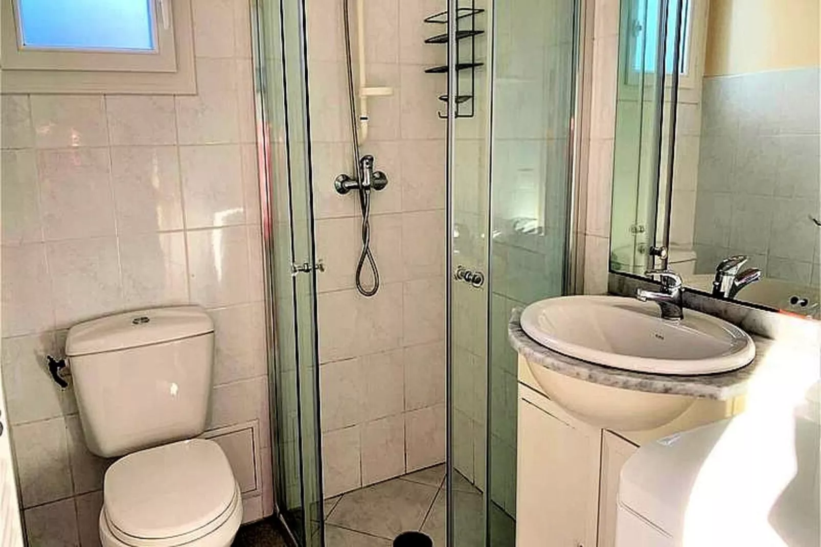 Résidence 28 Rue Des Corsaires-Bathroom