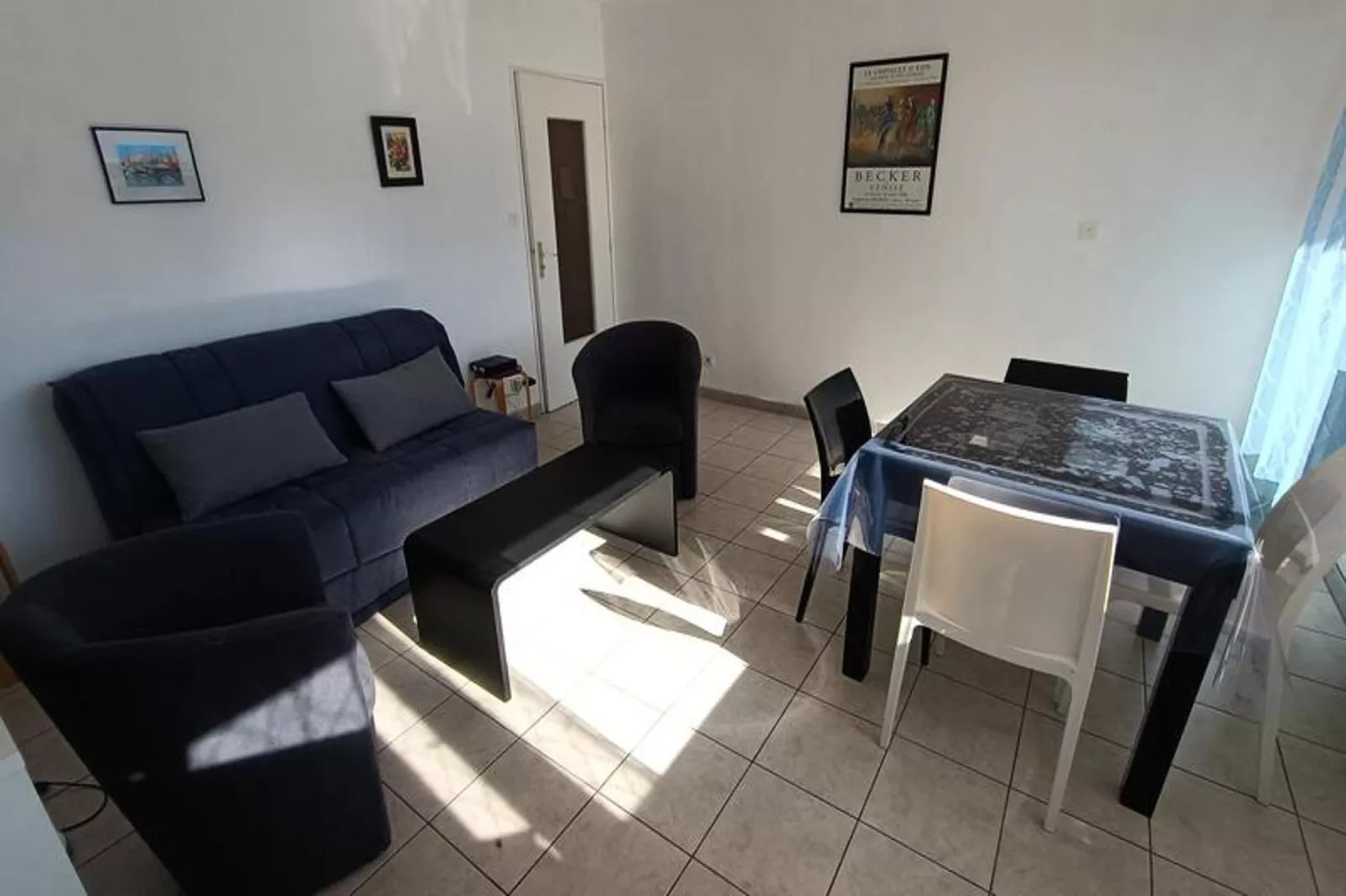 Résidence Saint Christophe-Salle à manger