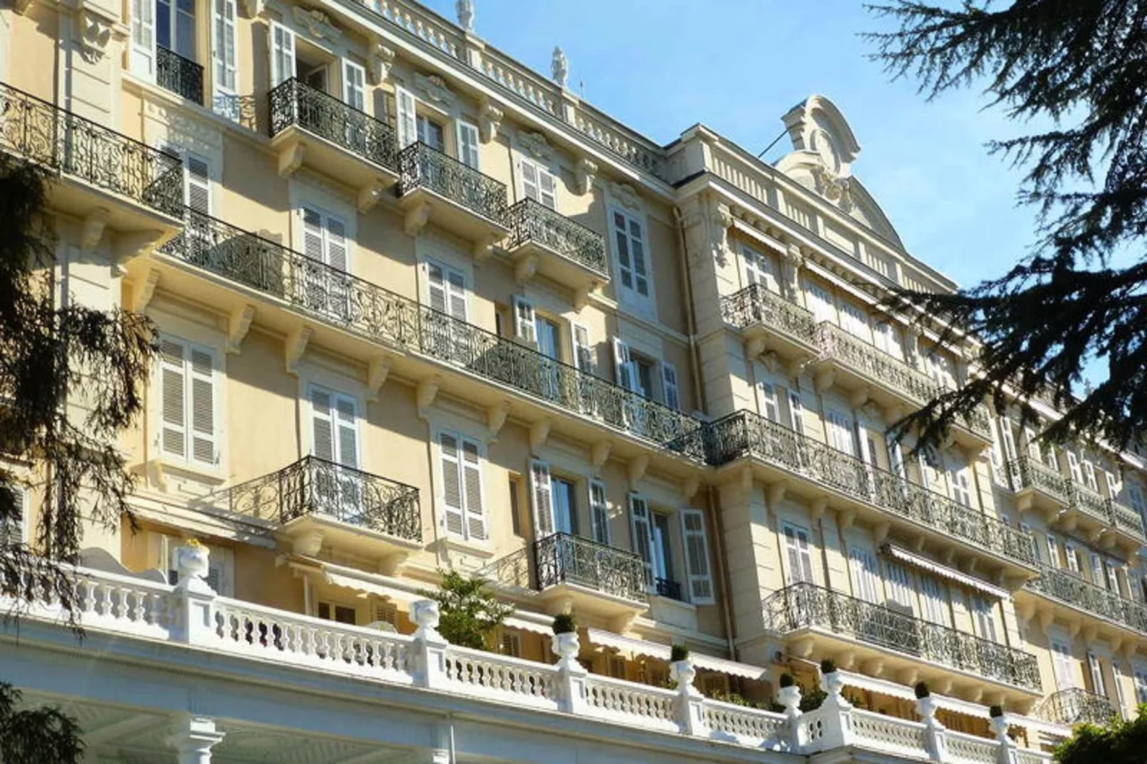 Résidence Le Splendide-View in summer