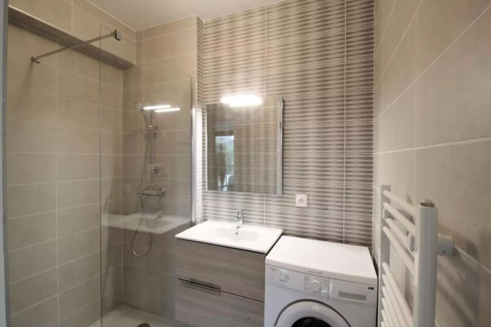 T2 Tout Neuf Entre Lac Et Centre-ville-Bathroom