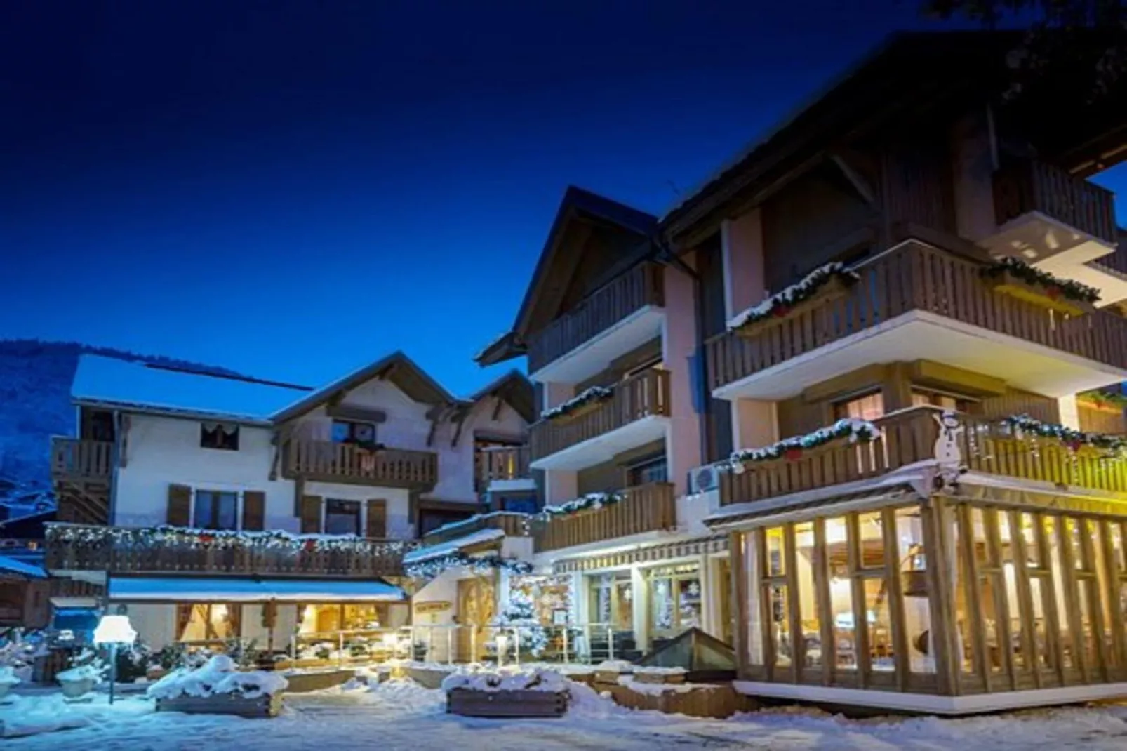 Résidence MÉlÈzes-Area within 5km in winter