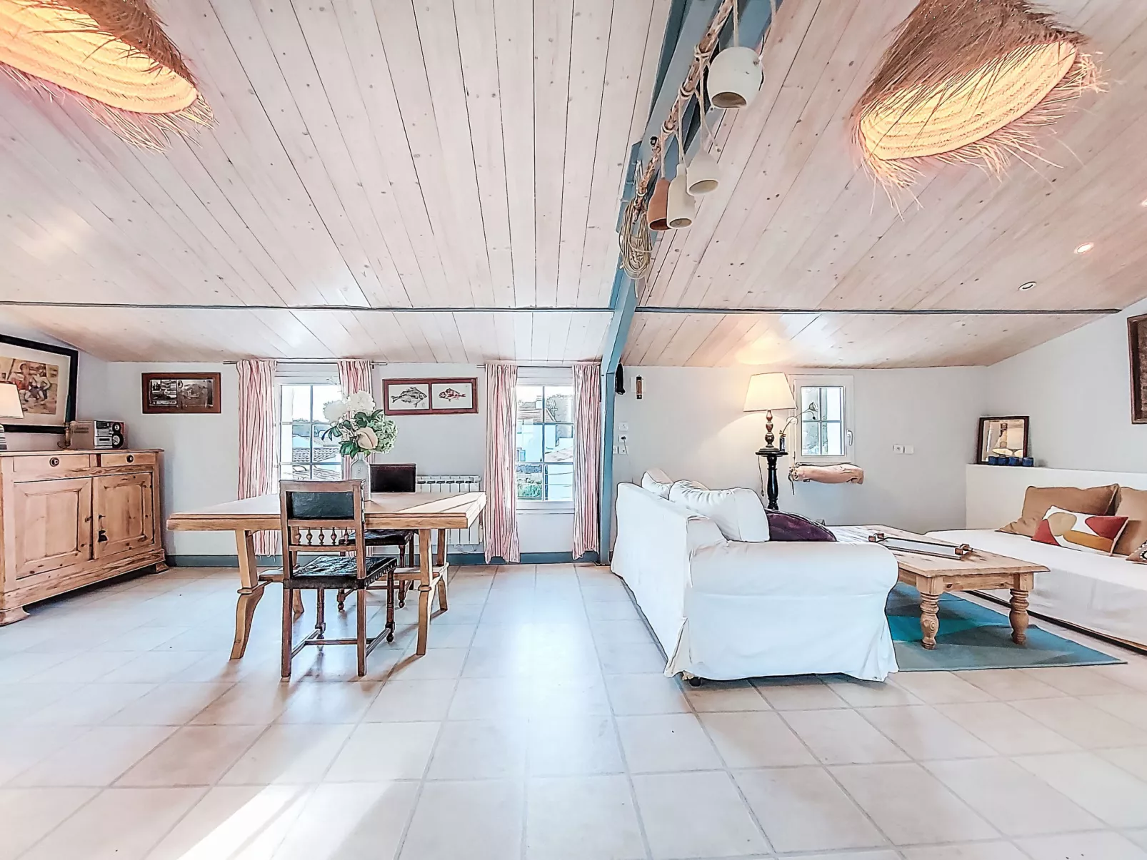 Charme et Confort en bord de mer-Drinnen