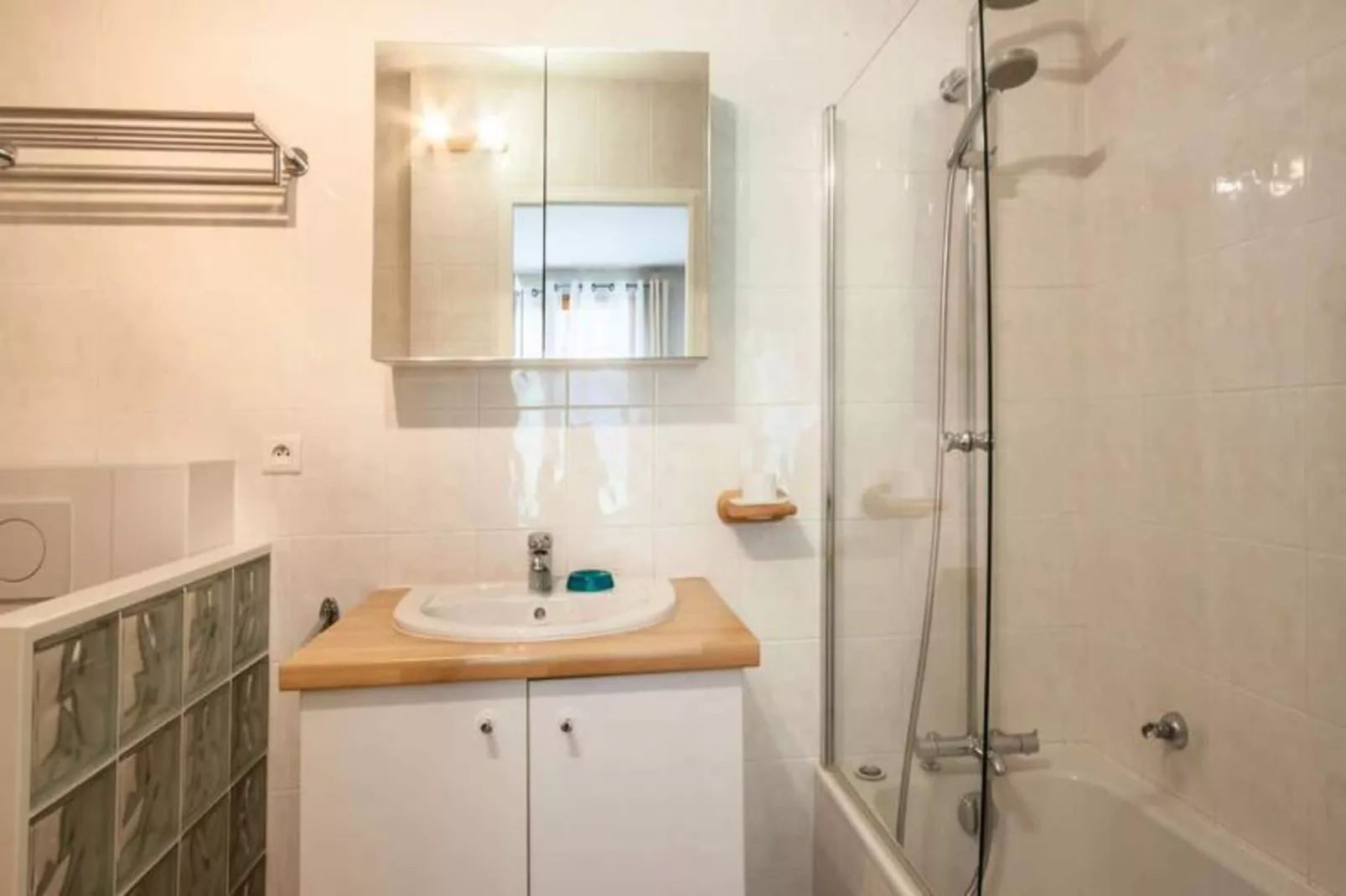 Résidence Jeanette-Bathroom