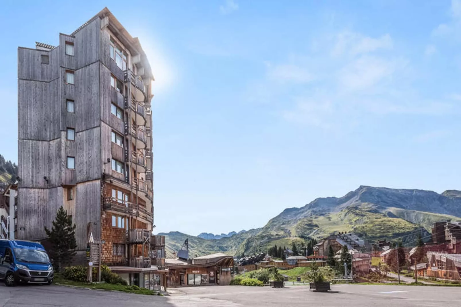 Résidence Les Fontaines Blanches - maeva Home-View in summer